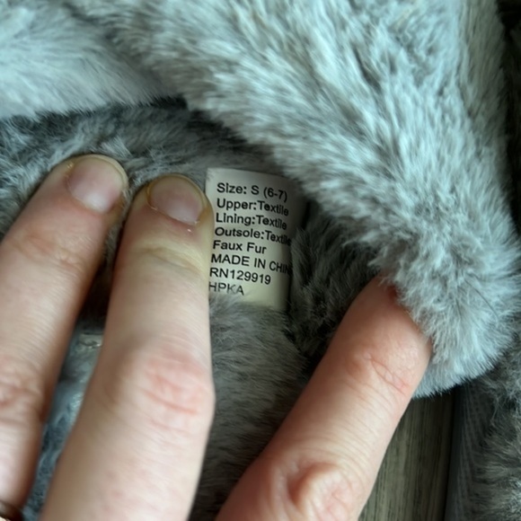 Jessica Simpson Gray Fuzzy Slipper Sandals Size 6/7 - Picture 4 of 5